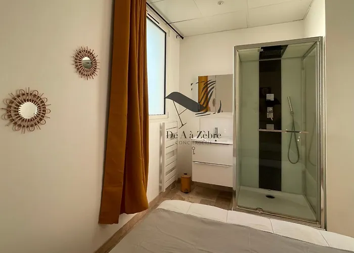 Magaly - Situé à Deux Pas De La *