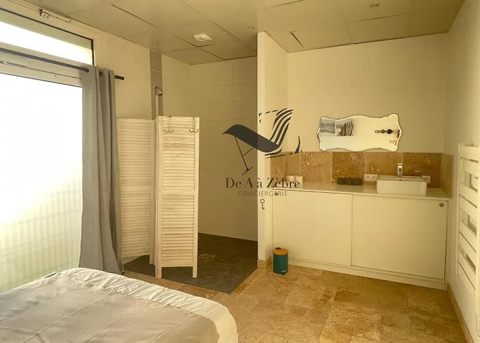 Magaly - Situé à Deux Pas De La