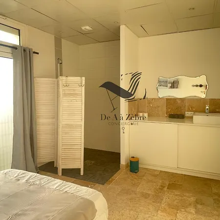 Magaly - Situe A Deux Pas De La